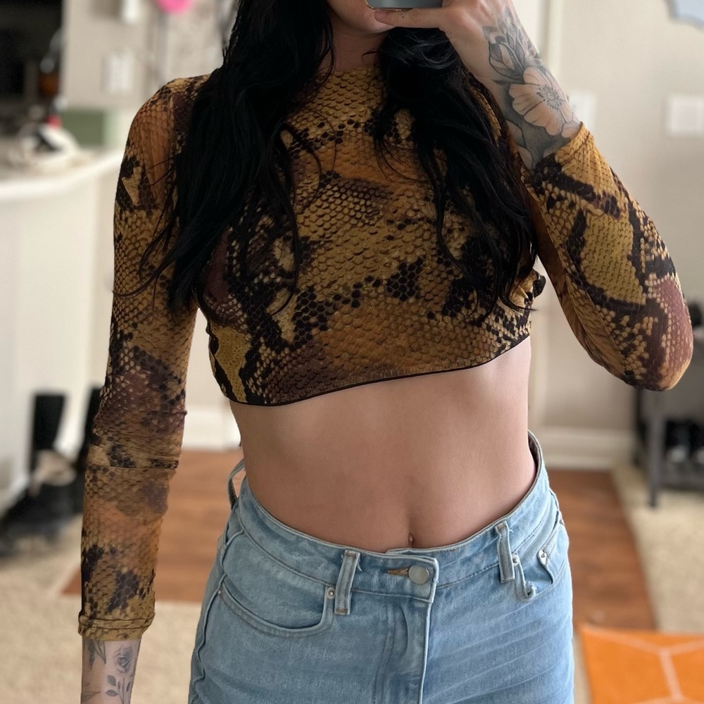 Missguided yellow snake print top
